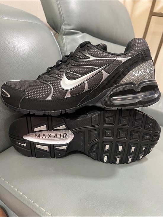 Nike Other - Nike Air Max Men’s Sneakers - Black/Silver